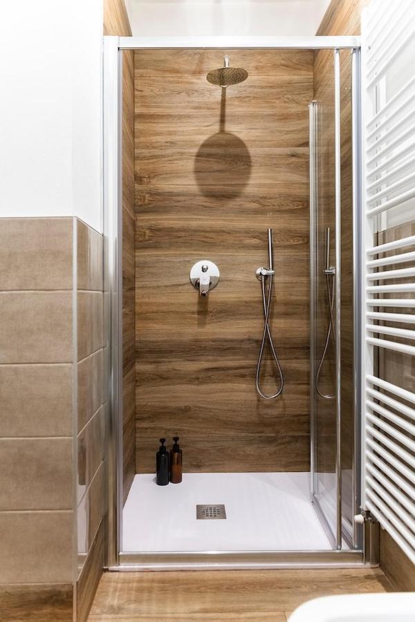 Carrara Deluxe *