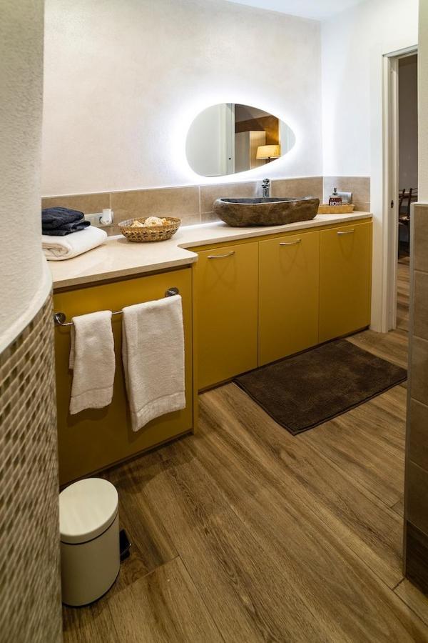 Carrara Deluxe Apartment