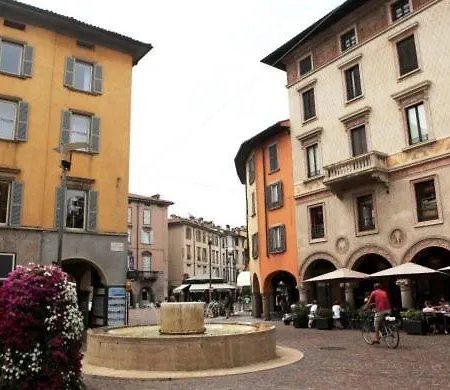 Carrara Deluxe Home Bergamo Exterior foto